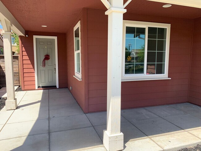 Beautiful Single Story Brentwood Home photo 2