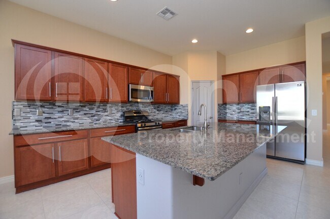 18624 West Kendall Street, Goodyear, AZ 85338 photo 2