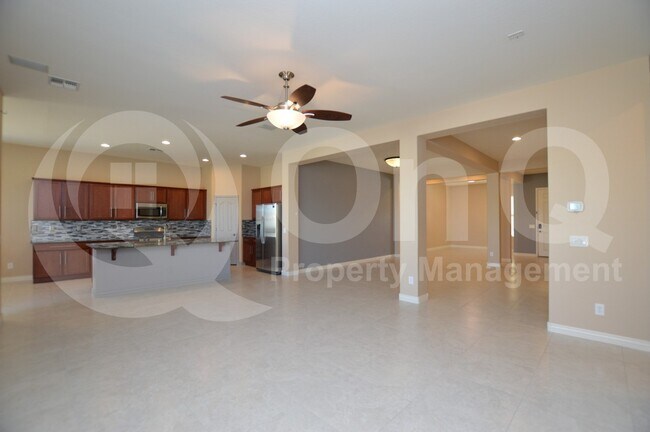 18624 West Kendall Street, Goodyear, AZ 85338 photo 4
