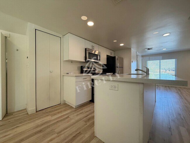 1695 E Indianola Ave Phoenix, AZ 85016 photo 4