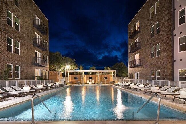 260 Davis St McKinney, TX 75069 photo 3