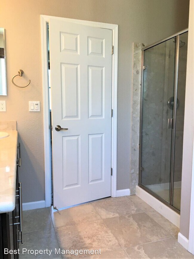 Fremont- Nice Floor Plan, NEWLY BUILT, 4 Bed, 3.5 Bath photo 5