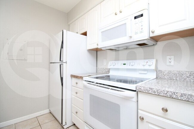 8055 E Thomas Rd Scottsdale, AZ 85251 photo 2