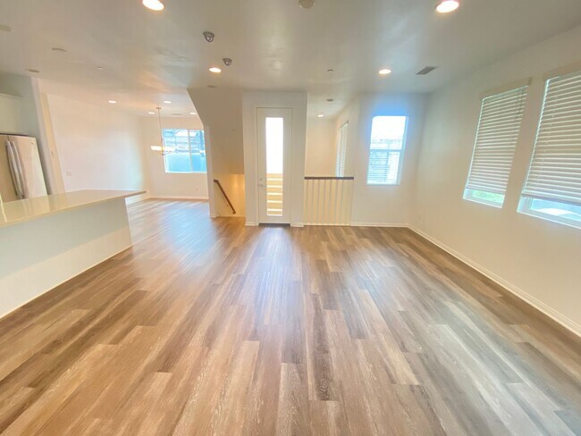 2721 S El Camino Real San Clemente, CA 92672 photo 2