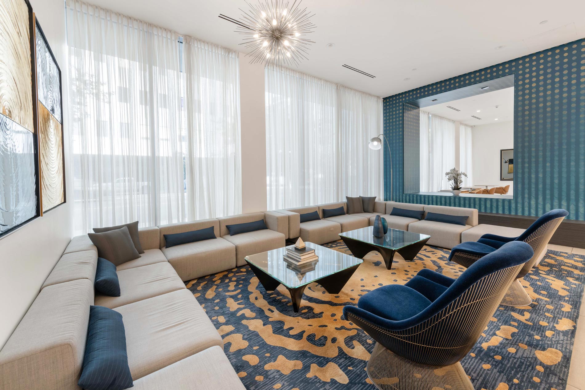 3033 Wilshire photo 2