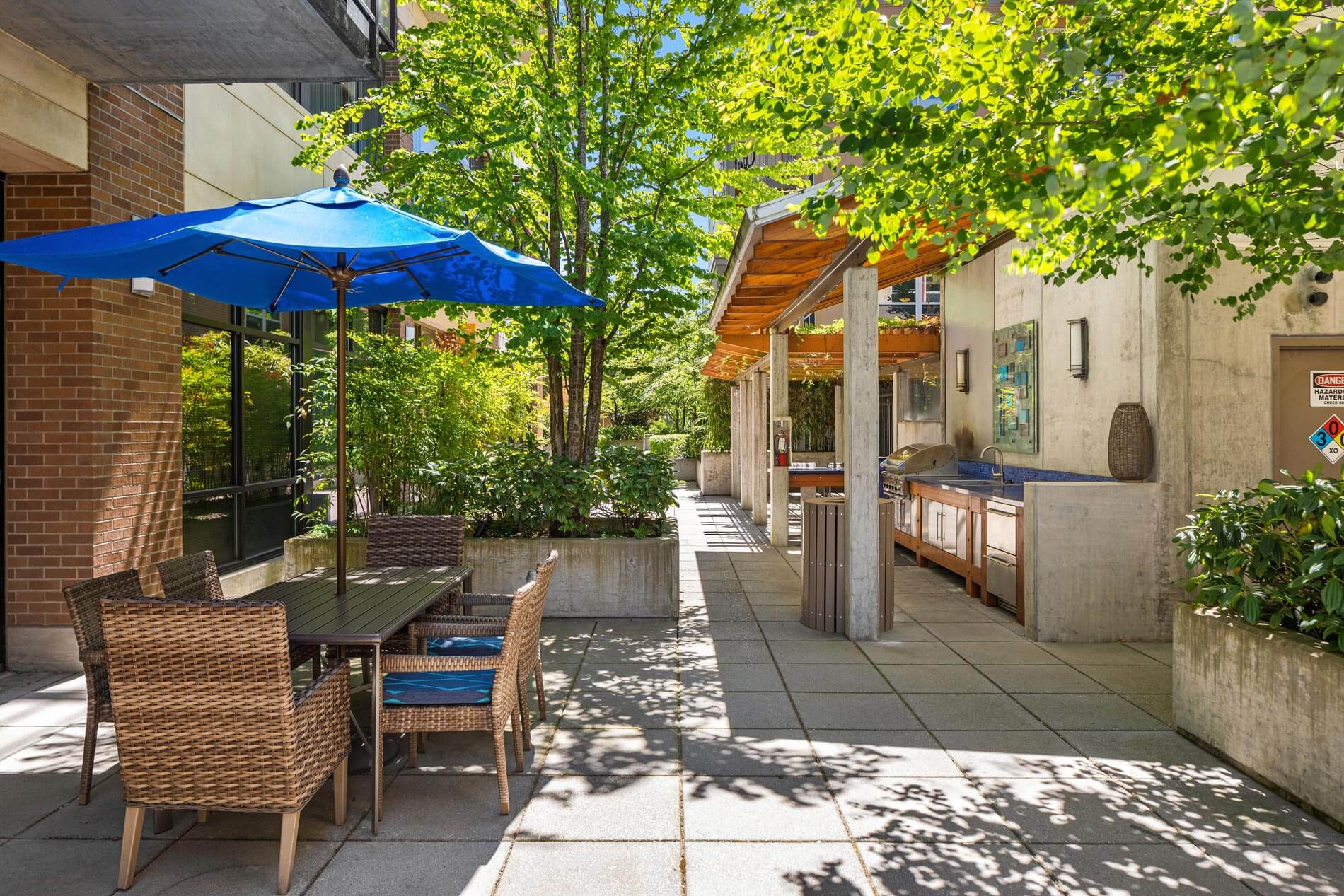 Island Square Apartments photo 5