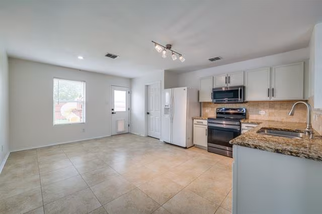 1409 Water Lily Drive, Little Elm, TX 75068 photo 5