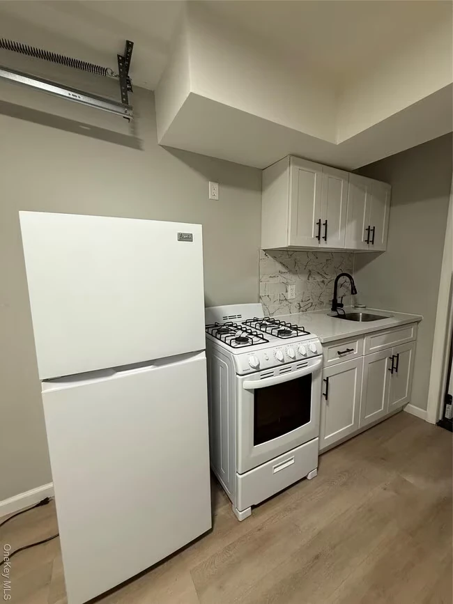 119-19 Guy R Brewer Blvd Queens, NY 11434 photo 4