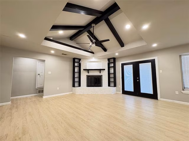 901 Fiero Dr Arlington, TX 76001 photo 3