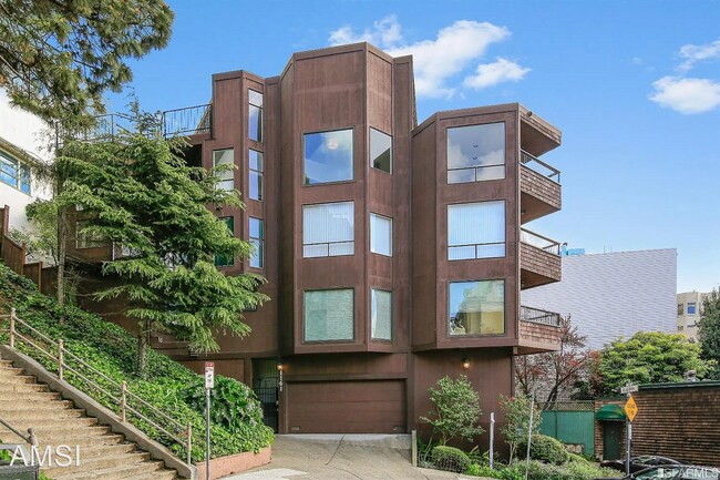 1141 Chestnut St San Francisco, CA 94109 photo 4