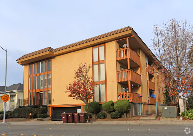 D St. Apartments photo 3