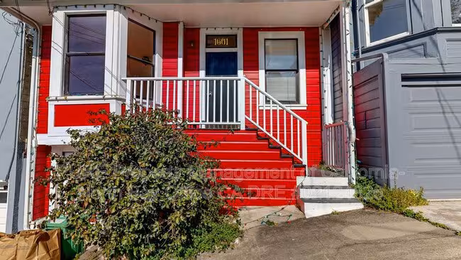 1601 Treat Ave photo 2
