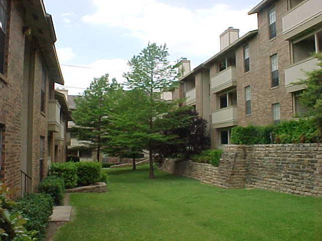 2301 Ave H East Grand Prairie, TX 75050 photo 3