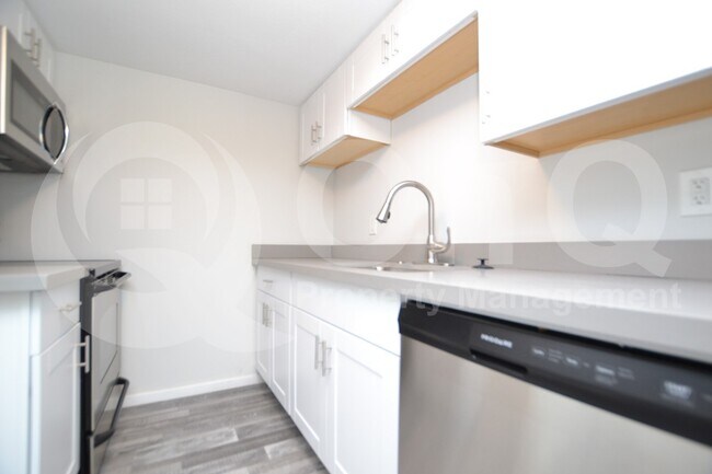 44 E Roanoke Ave Phoenix, AZ 85012 photo 3