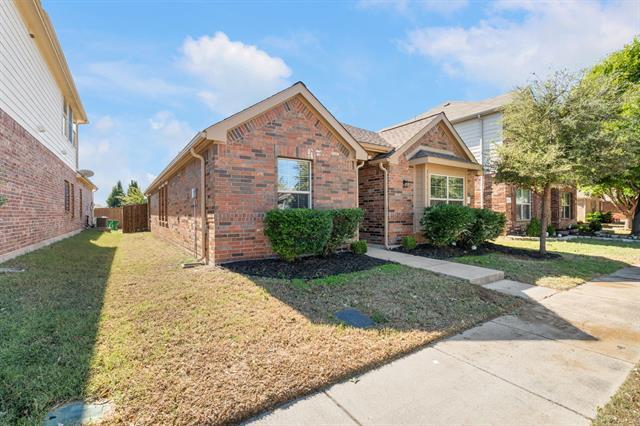 9116 Wild Rose Ln Aubrey, TX 76227 photo 2