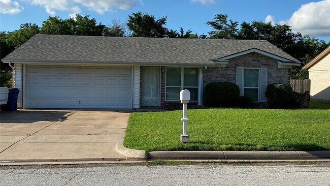 5913 Hanson Drive, Watauga, TX 76148 photo 2