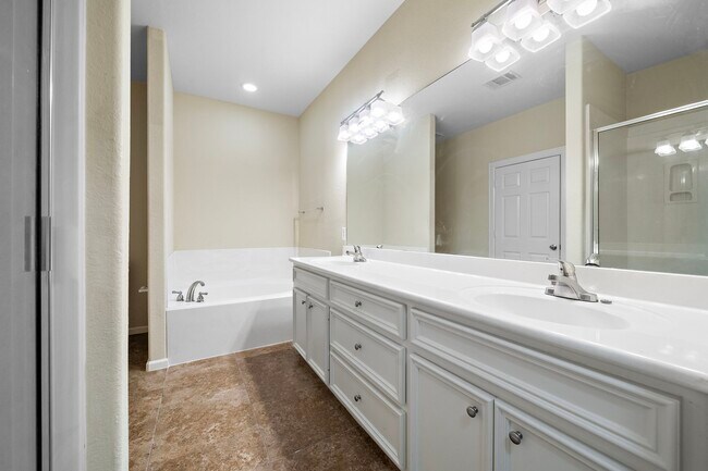 2865 Westhollow Drive, Houston, TX 77082 photo 4