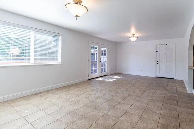 300 IOLI Ranch Cir Cloverdale, CA 95425 photo 5