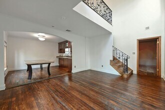 6Bed/4Bath in West Campus photo 4