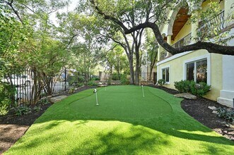 6Bed/4Bath in West Campus photo 2
