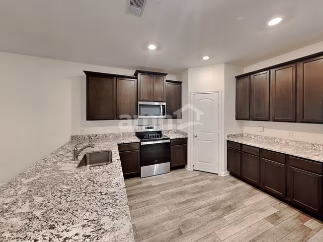 1126 Treeta Trail Kyle, TX 78640 photo 3