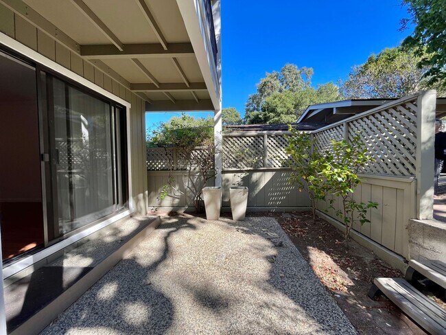 2Bed/2Bath Central Novato Location with Pool and Tennis photo 4