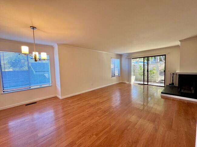 2Bed/2Bath Central Novato Location with Pool and Tennis photo 3