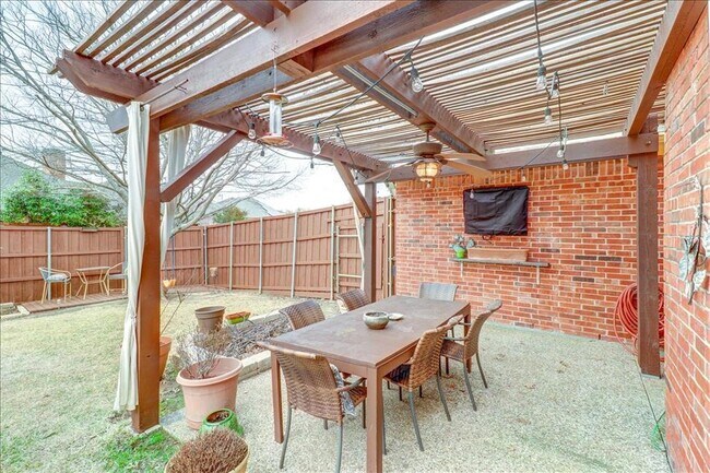 2237 Grinelle Drive, Plano, TX 75025 photo 2