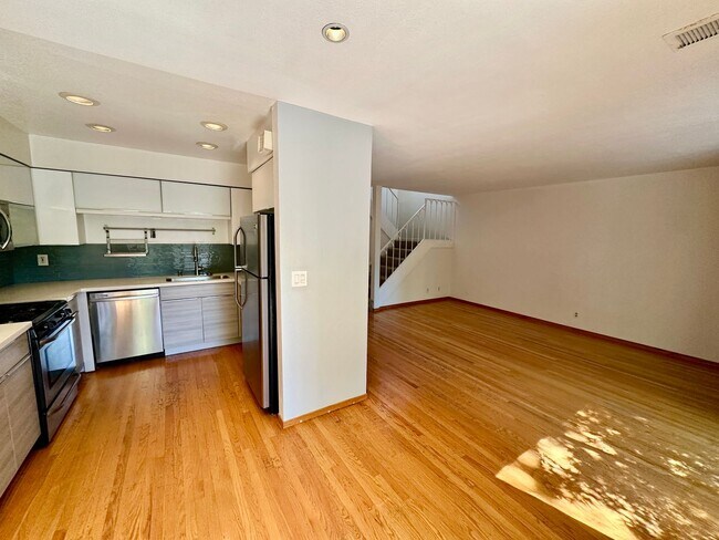 454 Poppy Pl Mountain View, CA 94043 photo 4