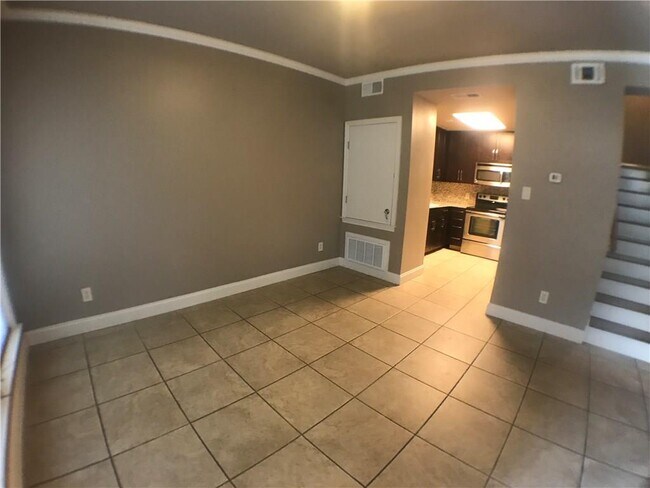 2529 Rio Grande St Austin, TX 78705 photo 3