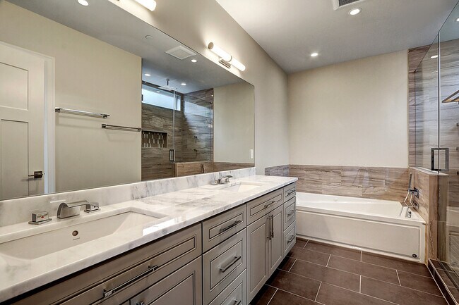 216 5th Avenue, Kirkland, WA 98033 photo 4