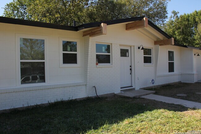 4814 Chedder Dr San Antonio, TX 78229 photo 3