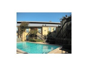 1000 W 26th St Austin, TX 78705 photo 2