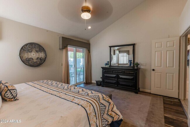 2322 E Millbrae Ct Gilbert, AZ 85234 photo 3