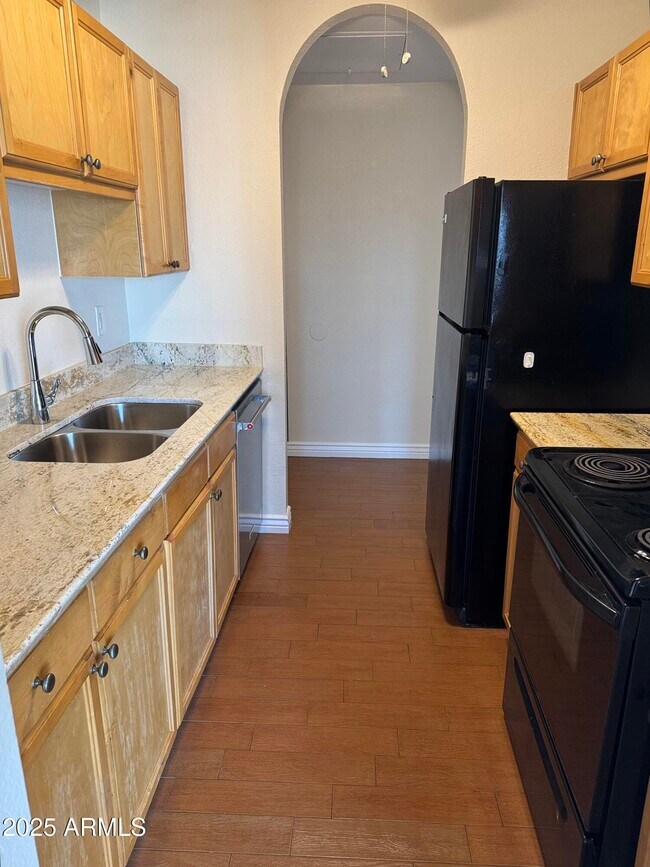 7550 N 12th St Phoenix, AZ 85020 photo 4