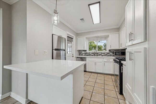 4118 Gardendale Drive, Houston, TX 77092 photo 5