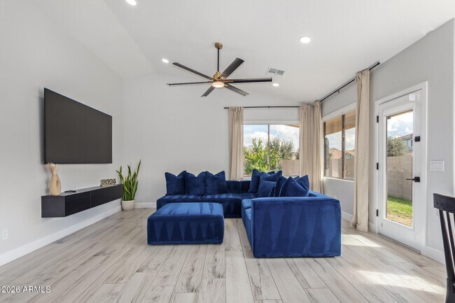 16019 W Linden St Goodyear, AZ 85338 photo 4