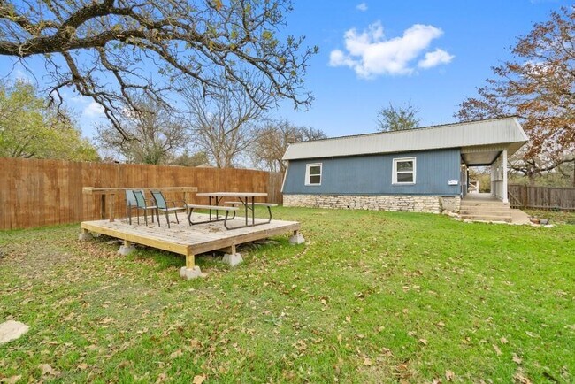 1302 S Quinlan Park Rd Austin, TX 78732 photo 2