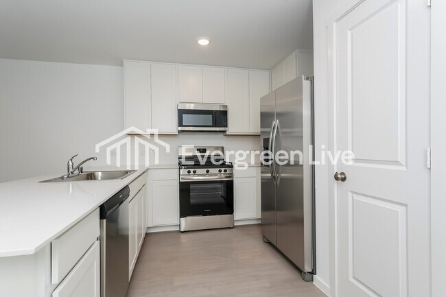 10504 Desert Hawk Cir Fort Worth, TX 76140 photo 4