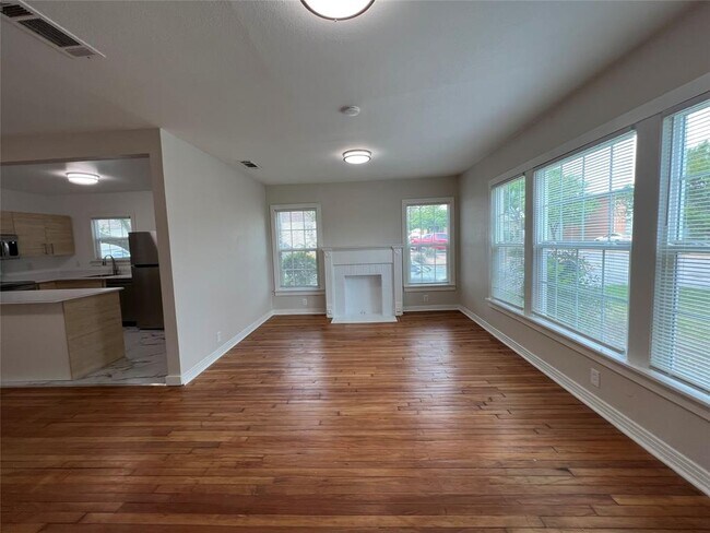 3139 West 4th Street, Fort Worth, TX 76107 photo 5