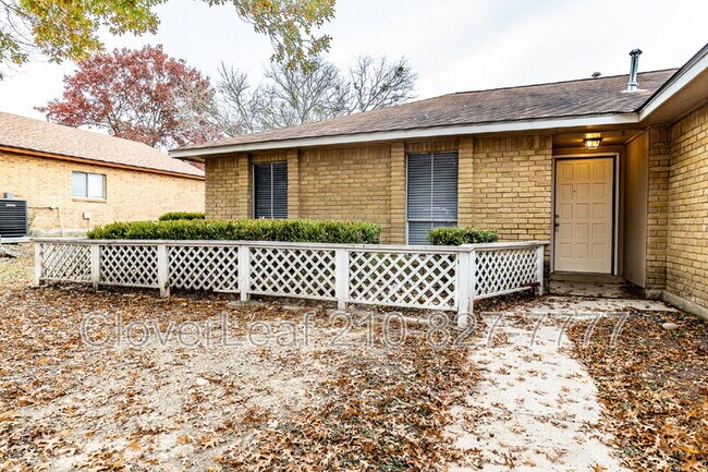 5017 Cherry Tree Dr Schertz, TX 78108 photo 4