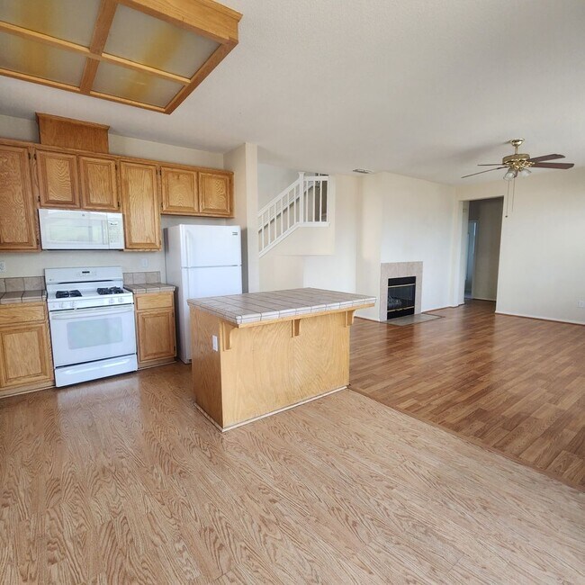 4 Bed/3 Bath Close to Bart Great View photo 4