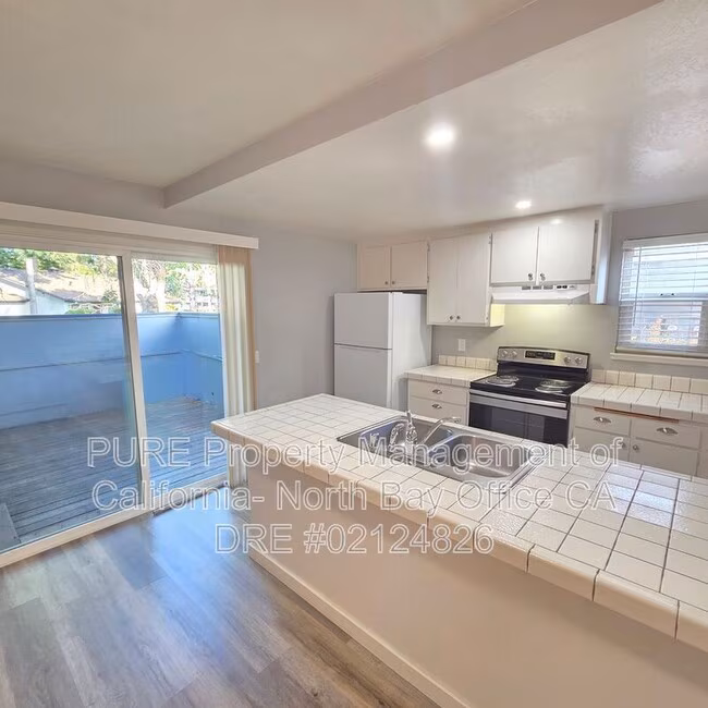 900 Civic Center Dr Rohnert Park, CA 94928 photo 2