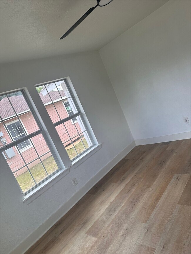 1704 Sam Wilson Street, Houston, TX 77020 photo 3