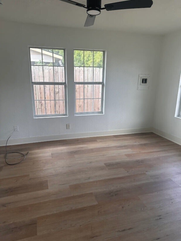1704 Sam Wilson Street, Houston, TX 77020 photo 2