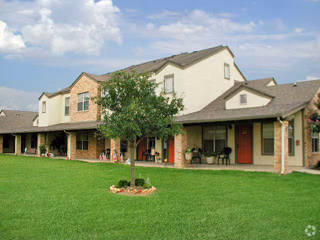 Courtyards At Kirnwood Apartment Homes photo 3