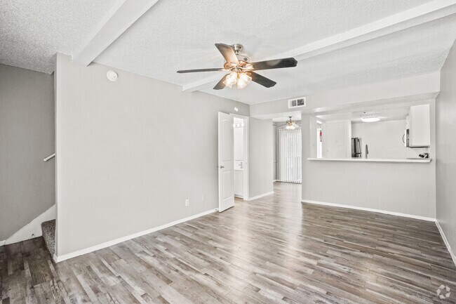 Woodside Villas Apartments photo 2
