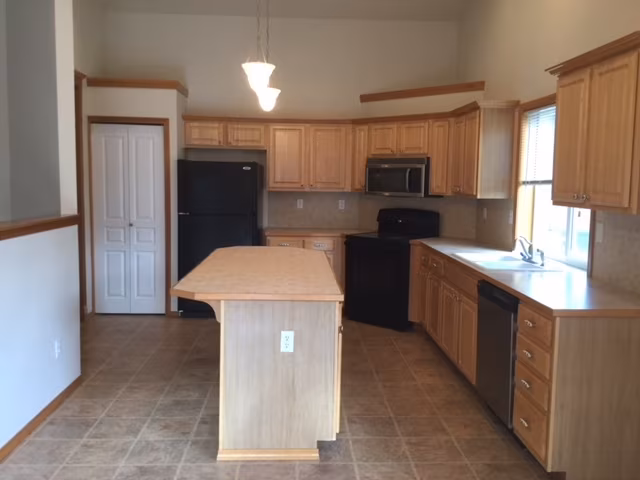 14001 122nd Ave E Puyallup, WA 98374 photo 2