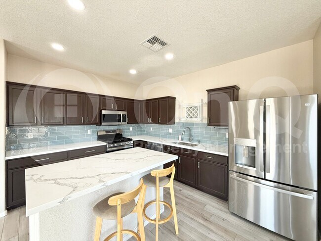 681 East Woodsman Place, Chandler, AZ 85286 photo 5