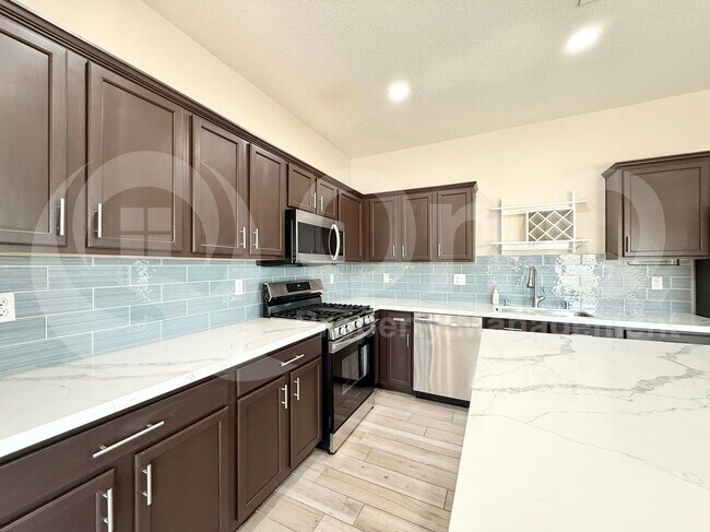 681 East Woodsman Place, Chandler, AZ 85286 photo 4